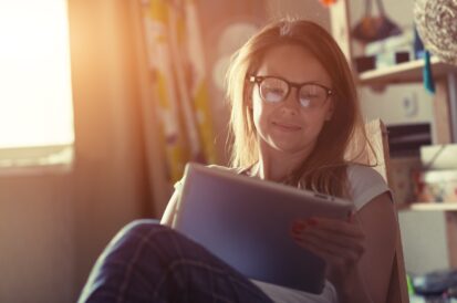 woman on laptop